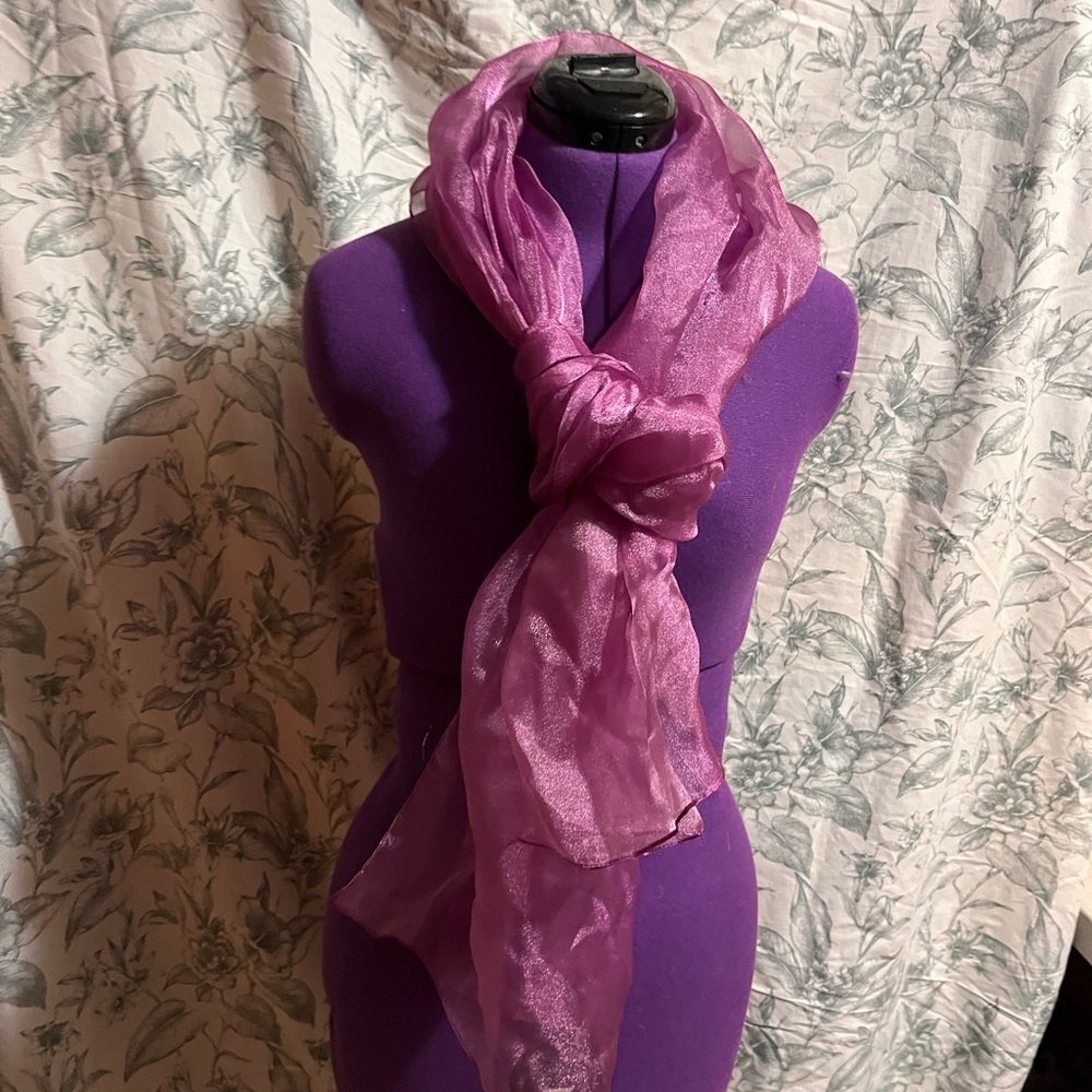 Elegant Pink Sheer Scarf♥️